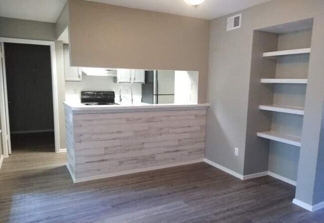 Building Photo - 1 bedroom in Bedford TX 76021