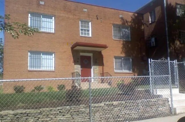 Building Photo - 312 62nd St NE