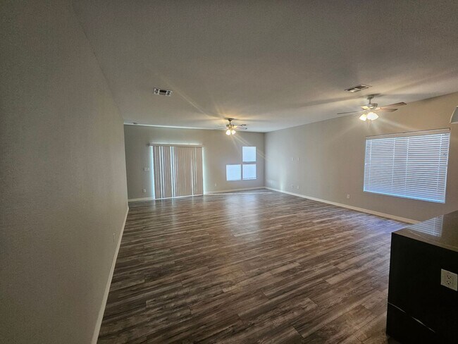 Foto del edificio - 3 Bedroom Home Located in Fort Mohave