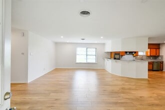 Building Photo - 3605 Longherridge Dr