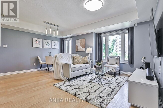 Building Photo - 316 John St.