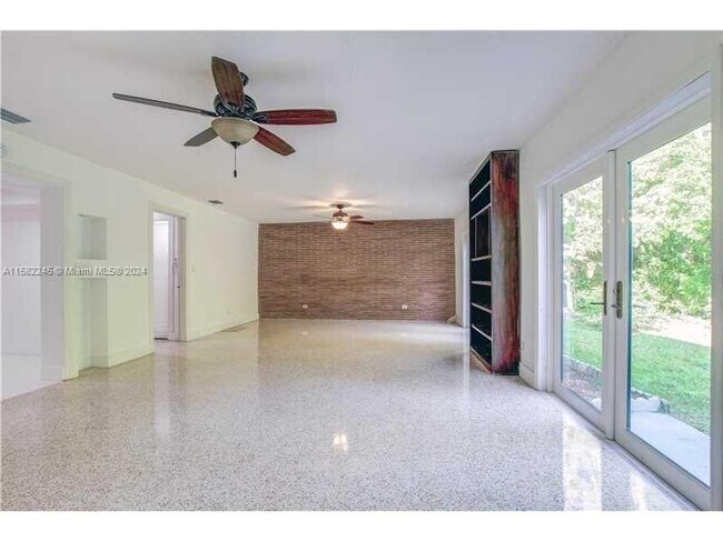 Foto del edificio - 4091 Matheson Ave