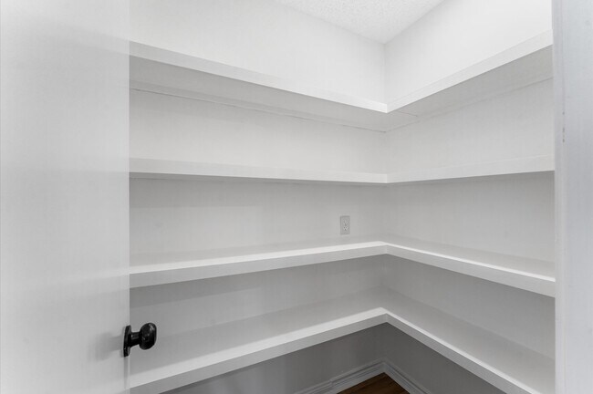 Foto del edificio - 10722 Glenway Dr