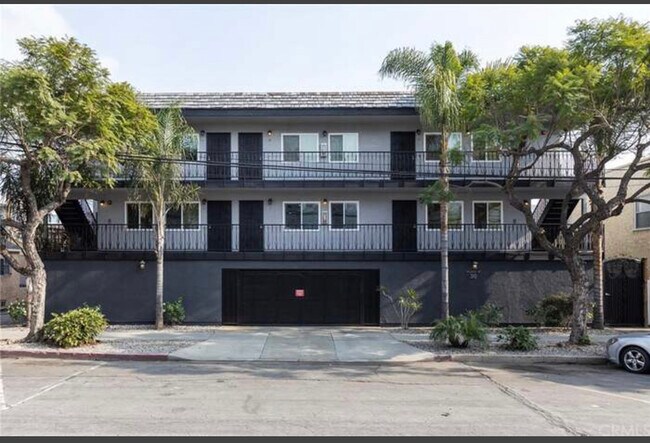 Building Photo - 310 Olive Ave