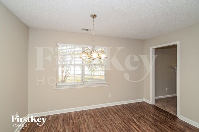Foto del edificio - 125 Cedar Bend Dr