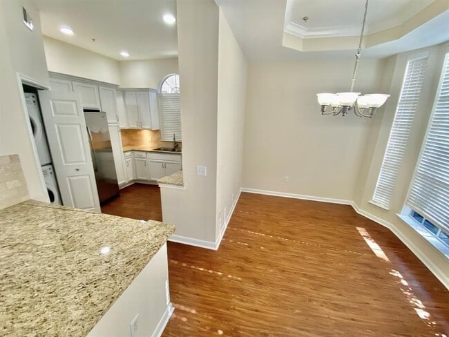 Building Photo - 1901 Post Oak Park Dr