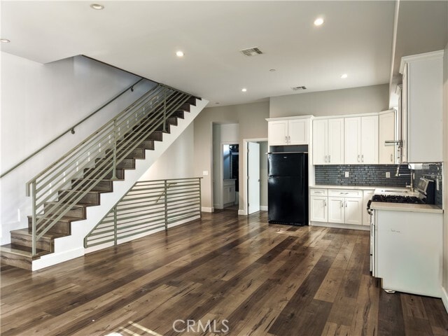 Building Photo - 5743 Fulcher Ave