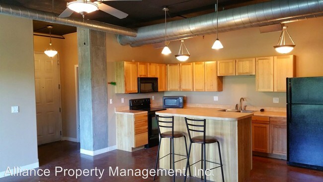 Foto del edificio - 820 N Manhattan Ave
