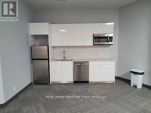 Building Photo - 652 Princess St