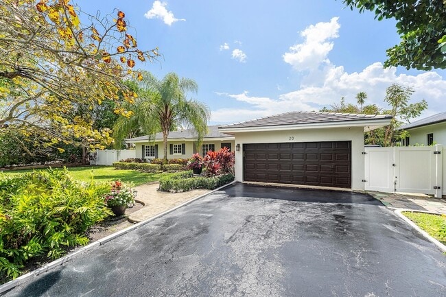 Photo - 20 NW 11th St House