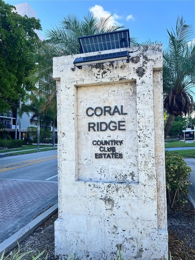 Foto del edificio - 4800 Bayview Dr