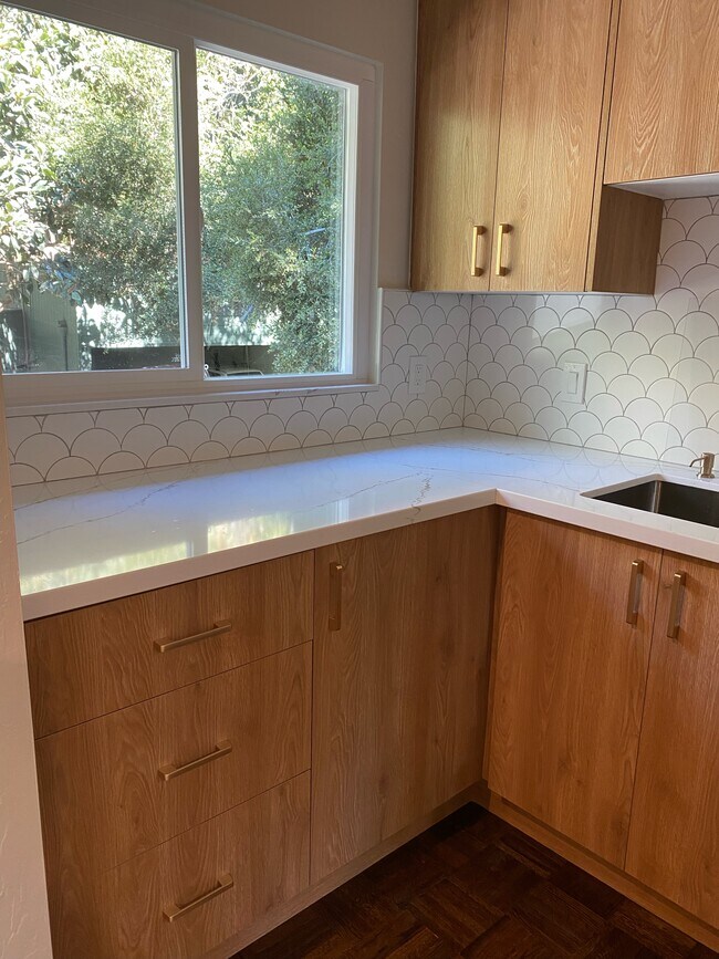 Building Photo - 2710 Le Conte Ave