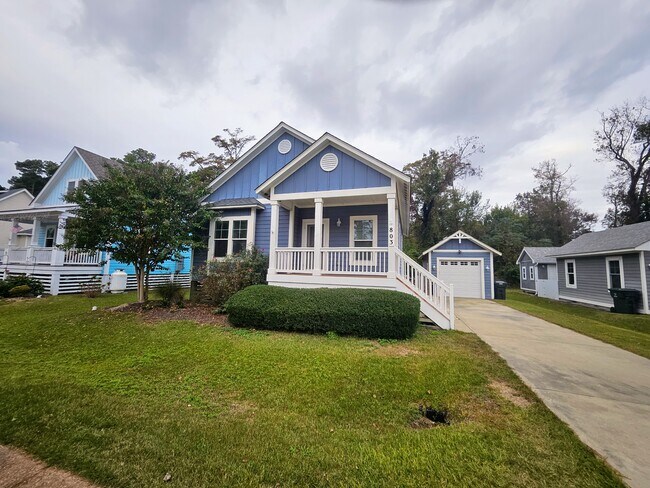 Foto del edificio - 803 Lindsey Ln