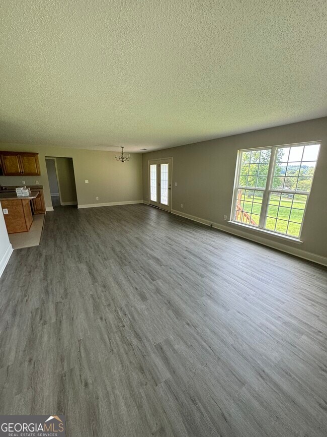 Foto del edificio - 342 Leonard Pruitt Rd