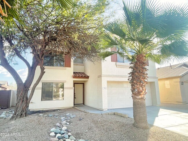 Building Photo - 715 E Beargrass Pl