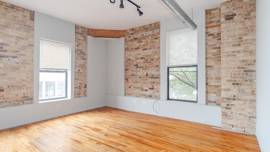 Primary Photo - 1300 N Milwaukee Ave