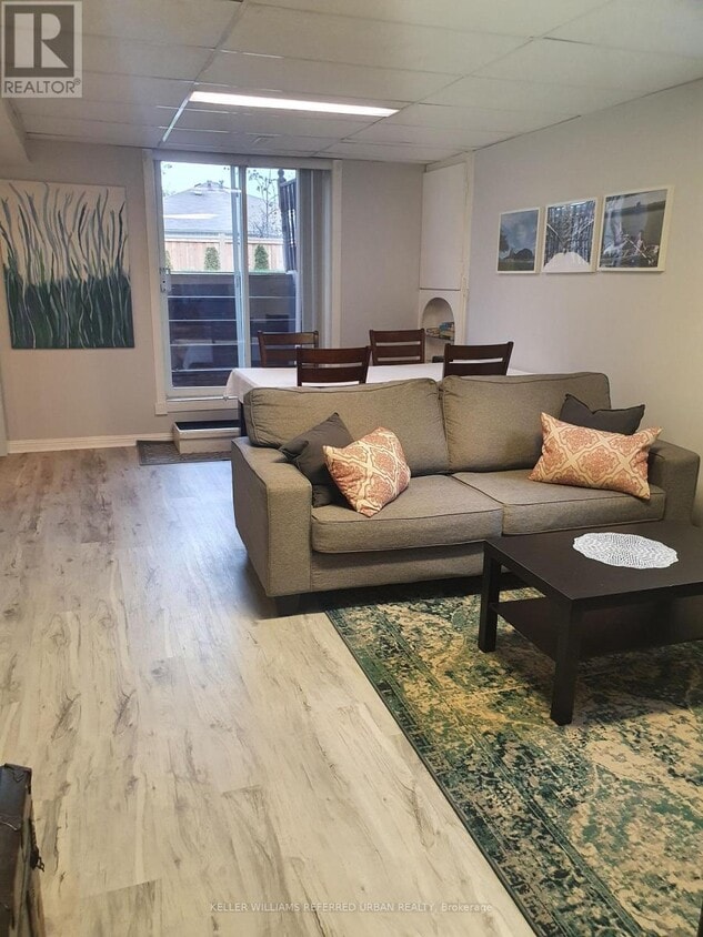 Photo principale - 3352 Ellengale Dr