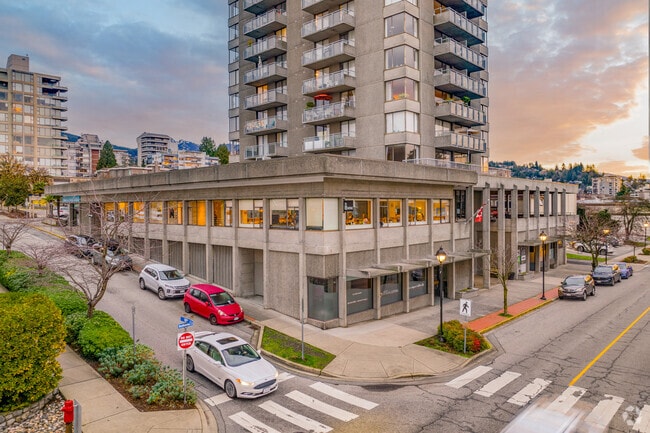 Building Photo - Hollyburn Plaza