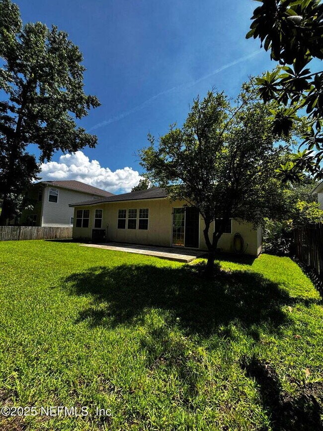 Building Photo - Stunning 3 BDR, 2 BA home in Collinswood s...