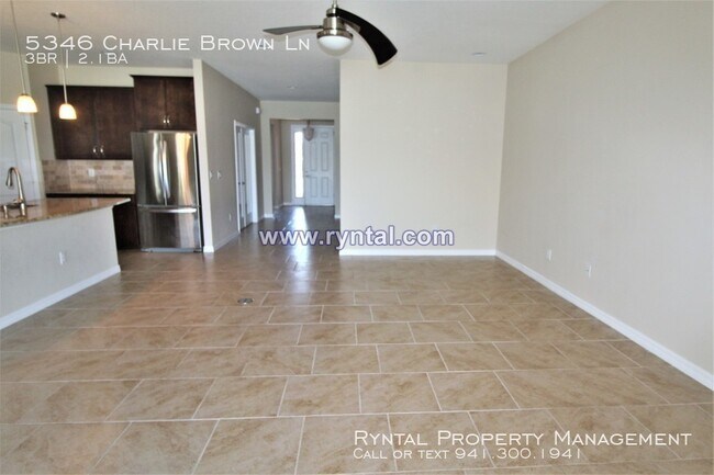 Foto del edificio - 5346 Charlie Brown Ln