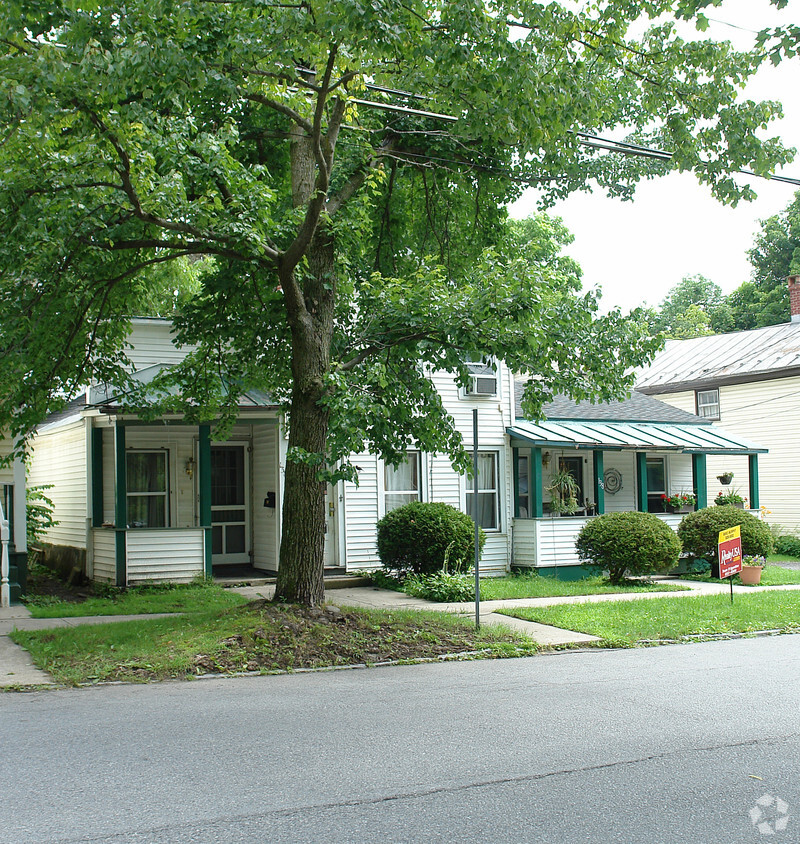 Building Photo - 138 Clinton St