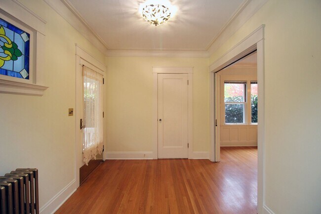 Foto del edificio - 803 NE Laurelhurst Pl