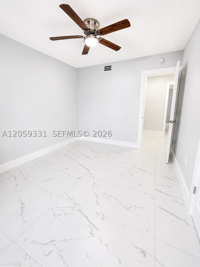 Building Photo - 2750 W 76th St