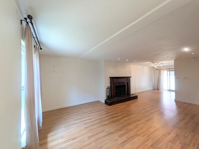 Photo - 1048 Josephine Street Townhome