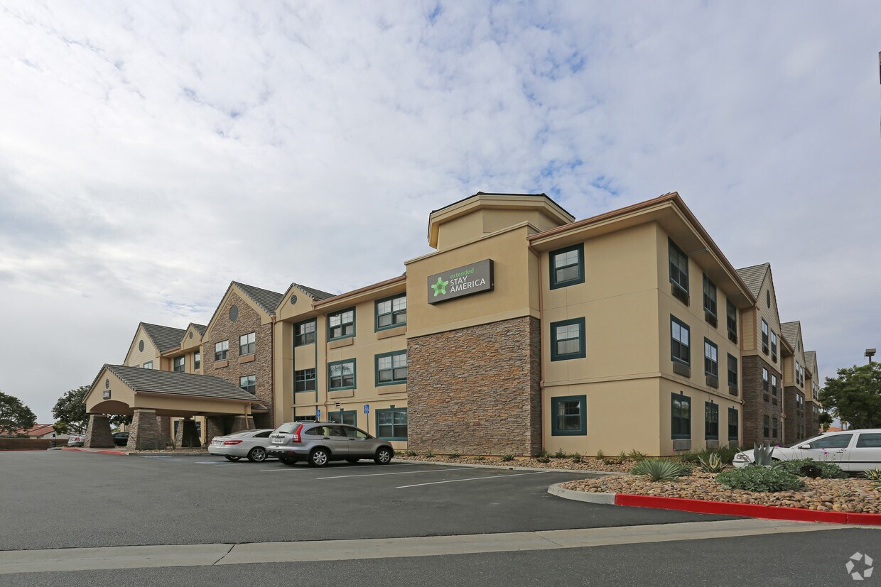 Furnished Studio Carlsbad Apartments 1050 Grand Ave Carlsbad, CA