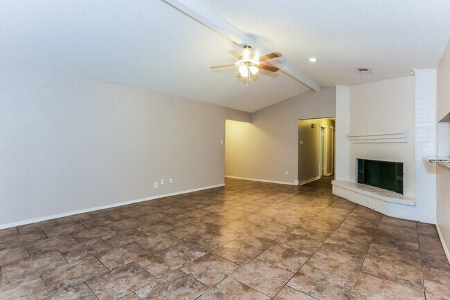 Foto del edificio - 230 Lemon Dr