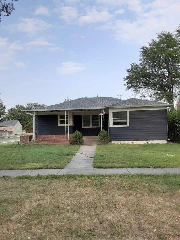 Foto principal - Two bedroom, one bathroom, pet friendly ho...