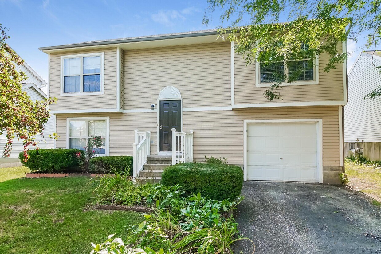 Primary Photo - 1574 Autumn Village Dr