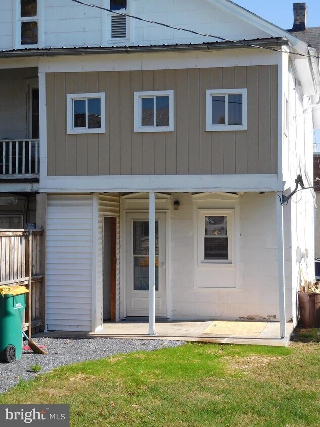 Primary Photo - 120 Hamilton Ave