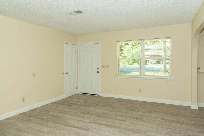 Foto del edificio - Charming 3-Bedroom home in Destin with Spa...