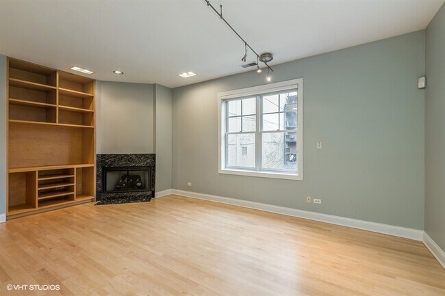 Foto del edificio - 120 W Oak St
