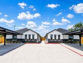 Building Photo - 707 Palmer Rd