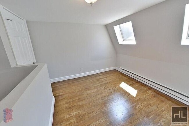 Foto del edificio - E 23RD ST.