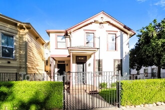 Building Photo - 518 15th St