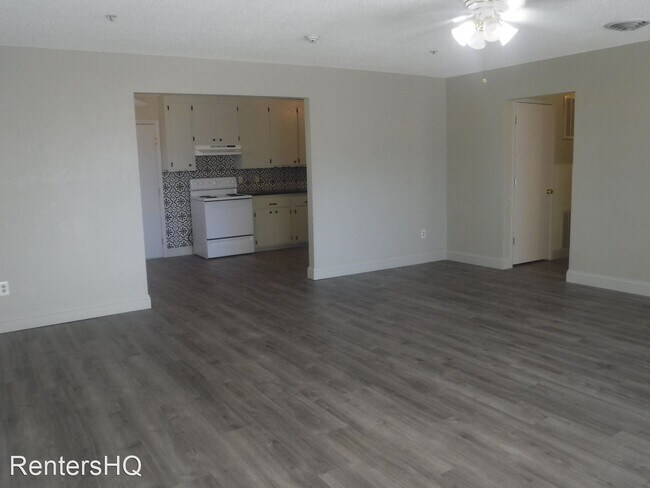 Foto del edificio - 4 br, 2 bath House - 2571 CHRISTIAN AVE