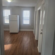 Building Photo - 186 Auburn St