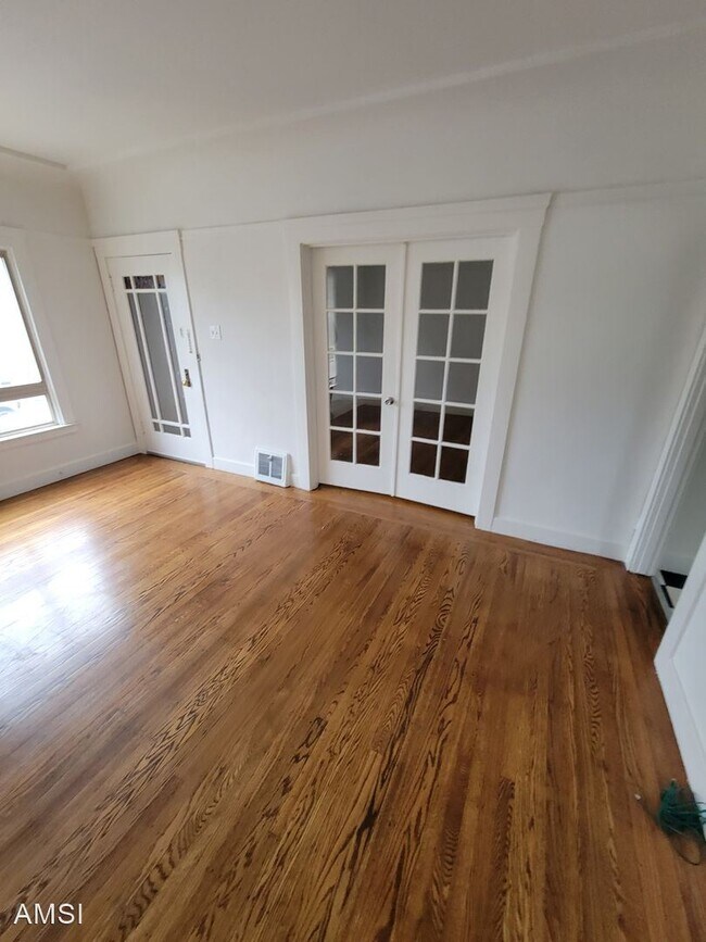 Building Photo - 2 br, 1 bath House - 654 Edinburgh St.