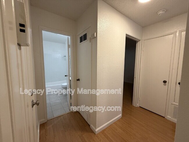 Foto del edificio - 2125 Northwood Cir