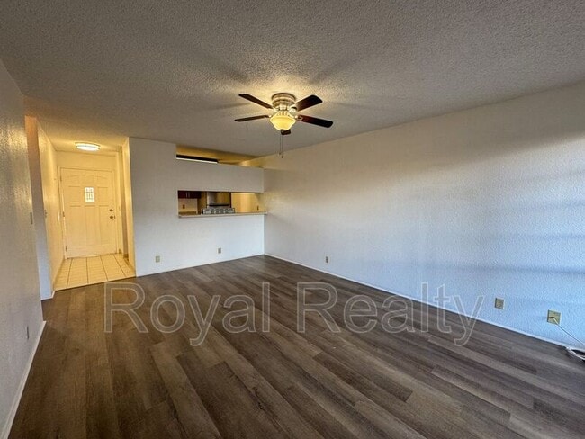 Building Photo - 94-1465 Waipio Uka St