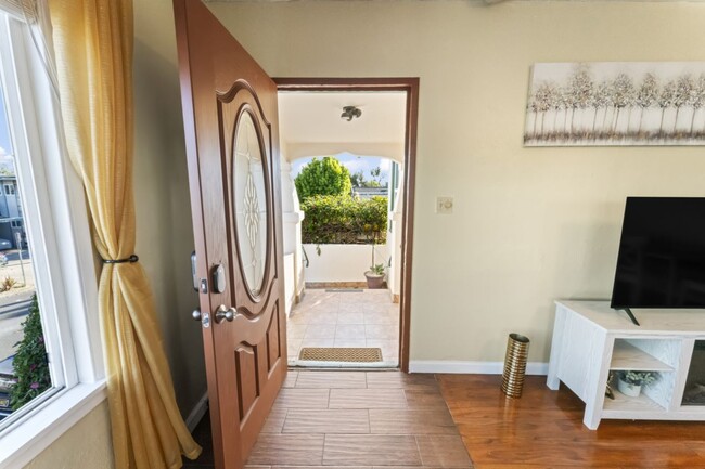 Foto del edificio - 1131 Cedar St