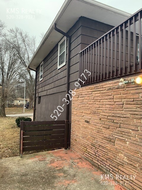Building Photo - 8650 E 109 St