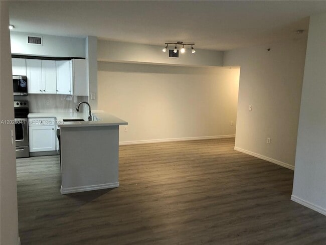 Photo - 2544 Centergate Dr Apartment