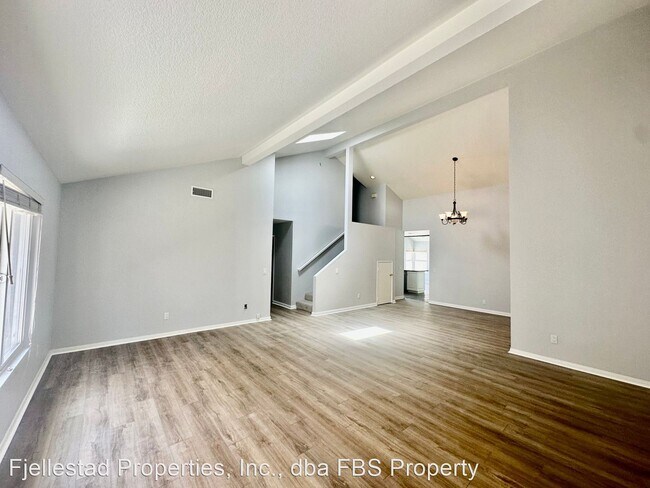Foto del edificio - 5 br, 3 bath House - 1825 Hummock Lane