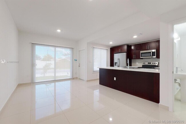 Building Photo - 25837 SW 139th Ct