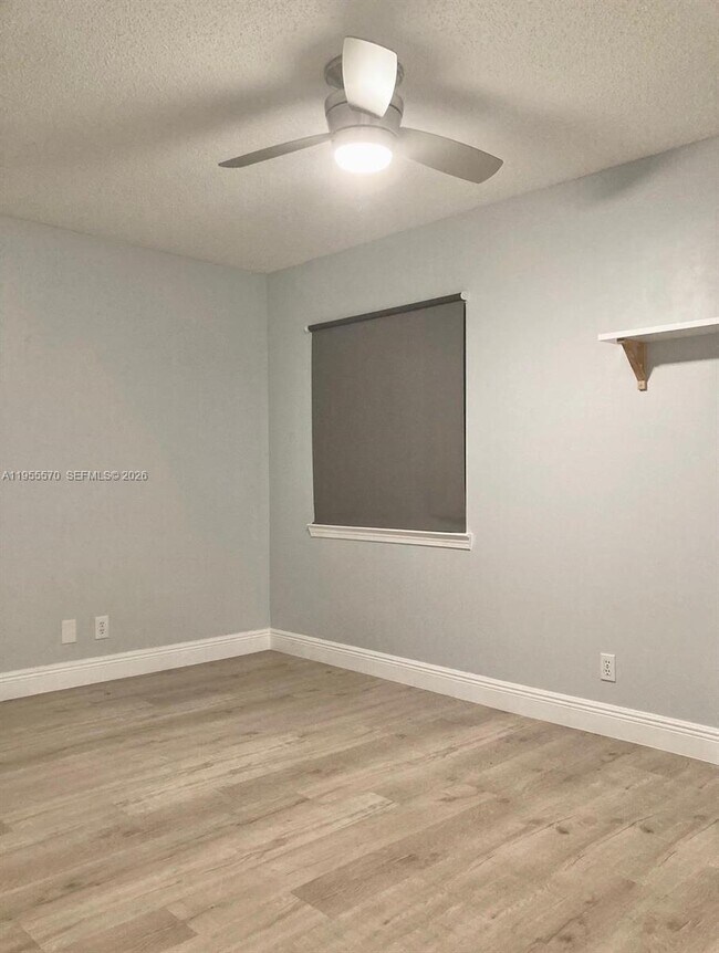 Foto del edificio - 4953 SW 32nd Terrace