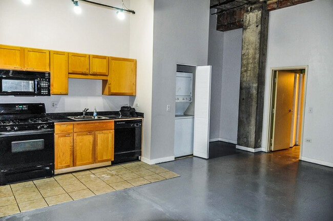 Building Photo - 20 N State St